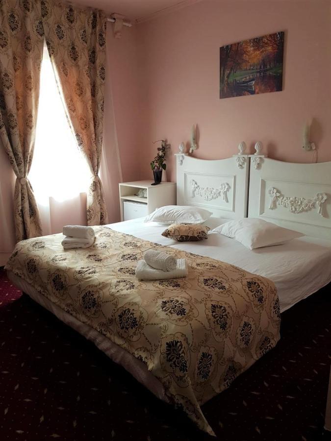 Hotel Darosy Arad Exterior photo