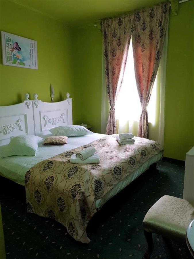 Hotel Darosy Arad Exterior photo